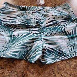 NWT WHBM PALM TEXTURED SHORTS
